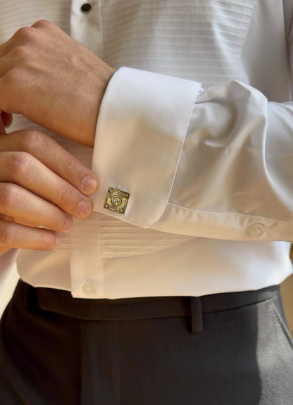 𝐕𝐞𝐠𝐚 𝐖𝐡𝐢𝐭𝐞 𝐓𝐮𝐱𝐞𝐝𝐨 𝐒𝐡𝐢𝐫𝐭