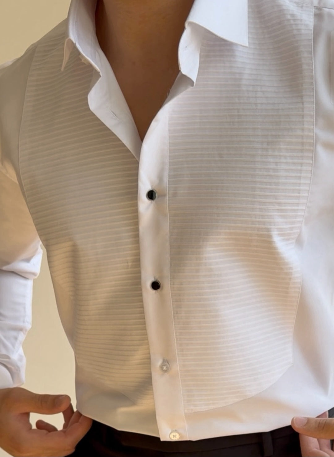 𝐕𝐞𝐠𝐚 𝐖𝐡𝐢𝐭𝐞 𝐓𝐮𝐱𝐞𝐝𝐨 𝐒𝐡𝐢𝐫𝐭